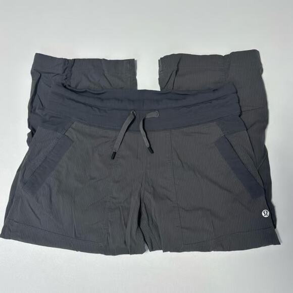 Lululemon Beyond The Studio Crop - Picture 2 of 7